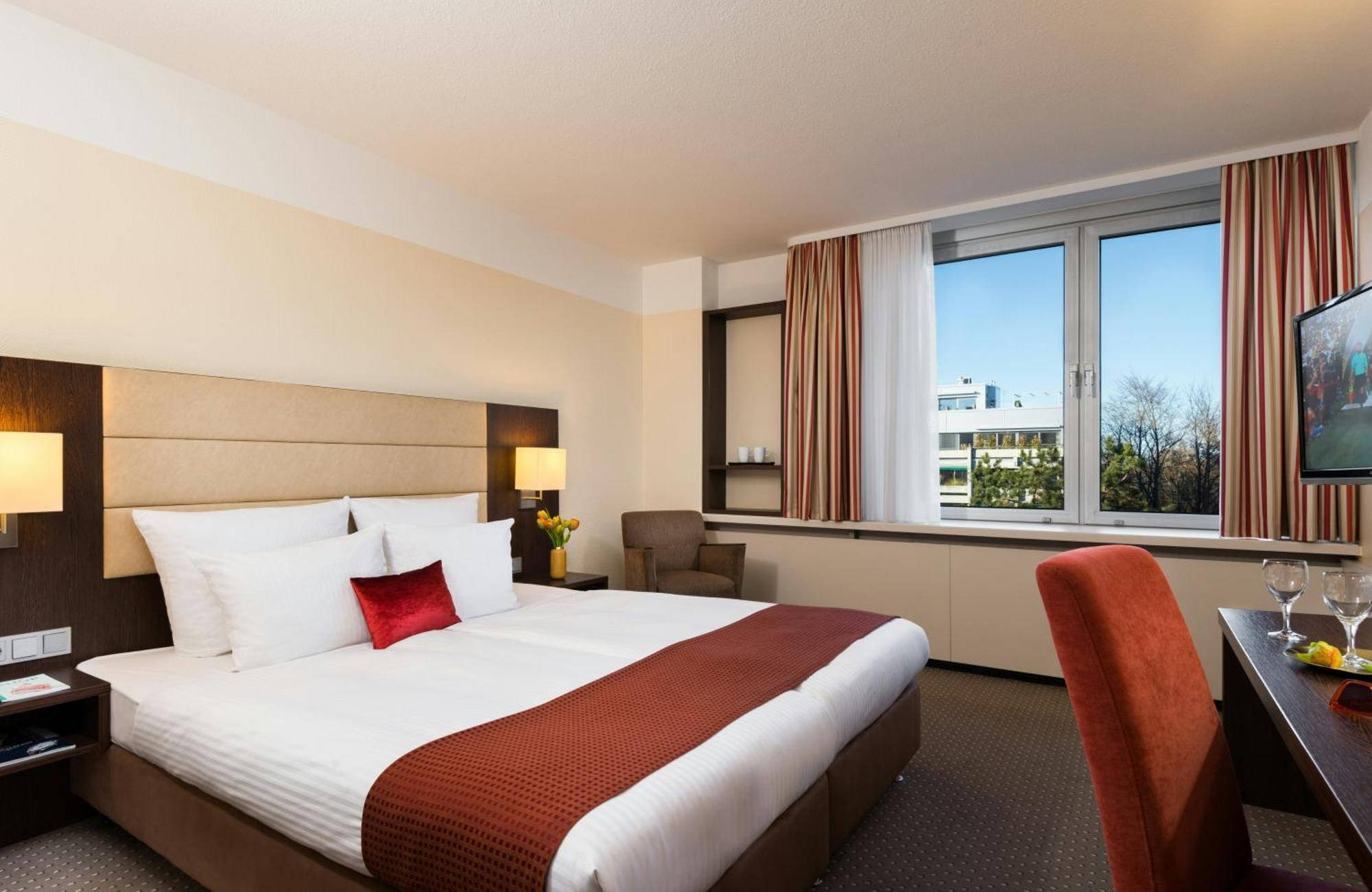 Deluxe Double or Twin Room,1746815808:JPEG