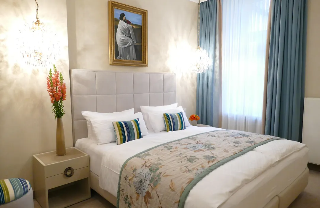 Hotel an der Oper-1